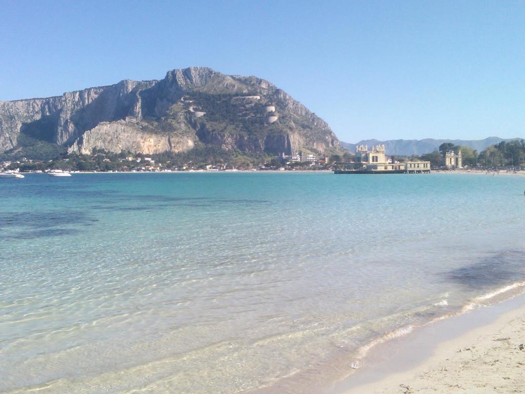 Apartment In A Villa A Mondello Eksteriør bilde