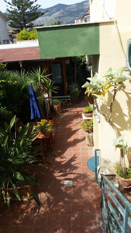 Apartment In A Villa A Mondello Eksteriør bilde
